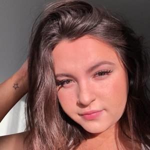 Meet your Posher, Isabella